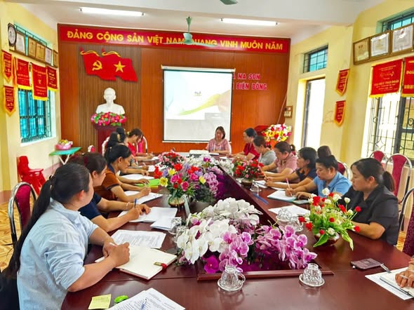 CHI BỘ TRƯỜNG MN ĐIỆN BIÊN ĐÔNG TỔ CHỨC HỌP KIỂM ĐIỂM ĐÁNH GIÁ ĐẢNG VIÊN QUÝ II NĂM 2026